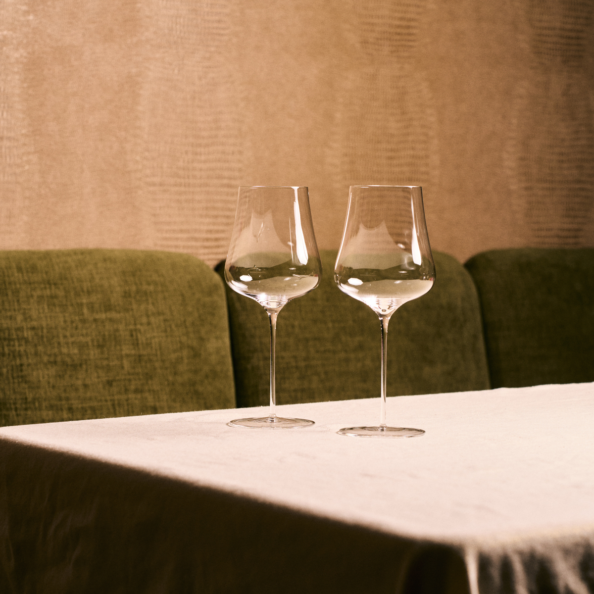 ISABELLA wine glass