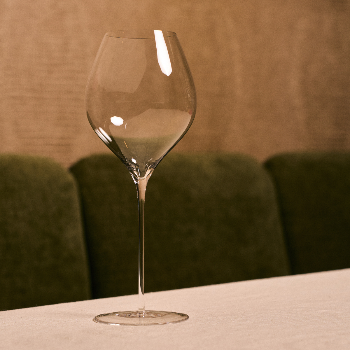 DONNA wine glass